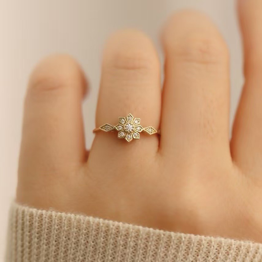 Simple And Stylish Sunflower Womens Snowflake-Shape Ring - Image 4